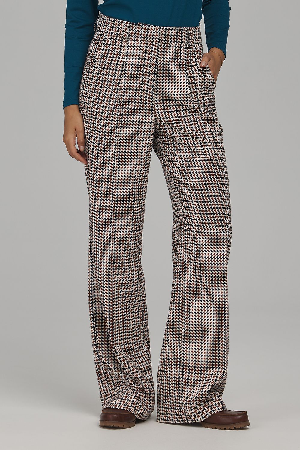  Women trousers model 231658 Nife 