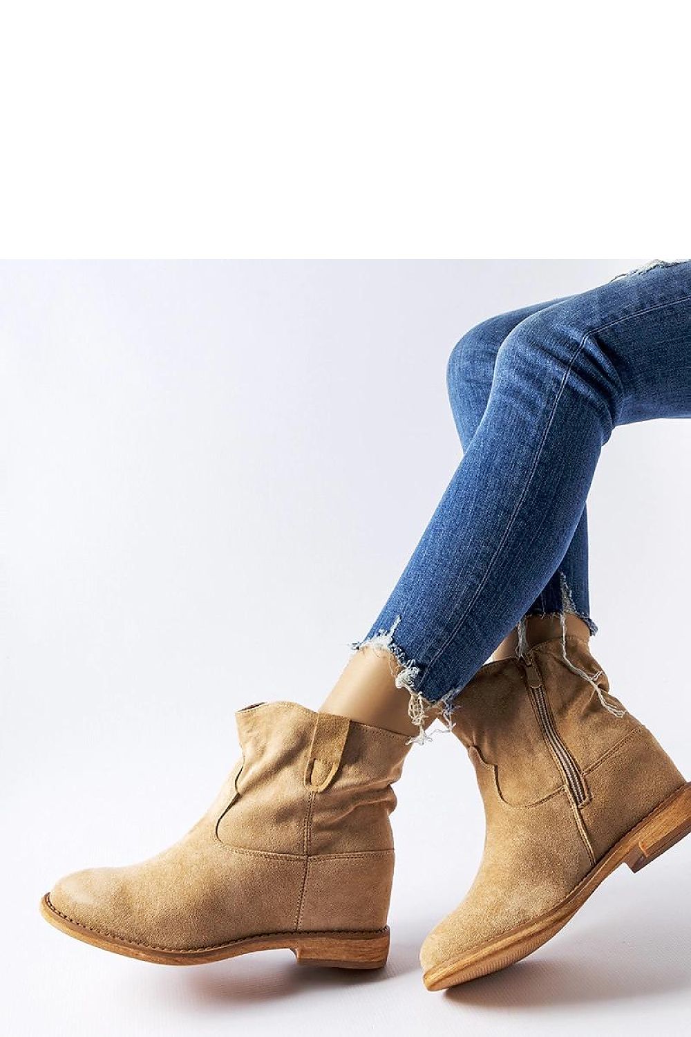  Buskin boots model 232145 Solea 