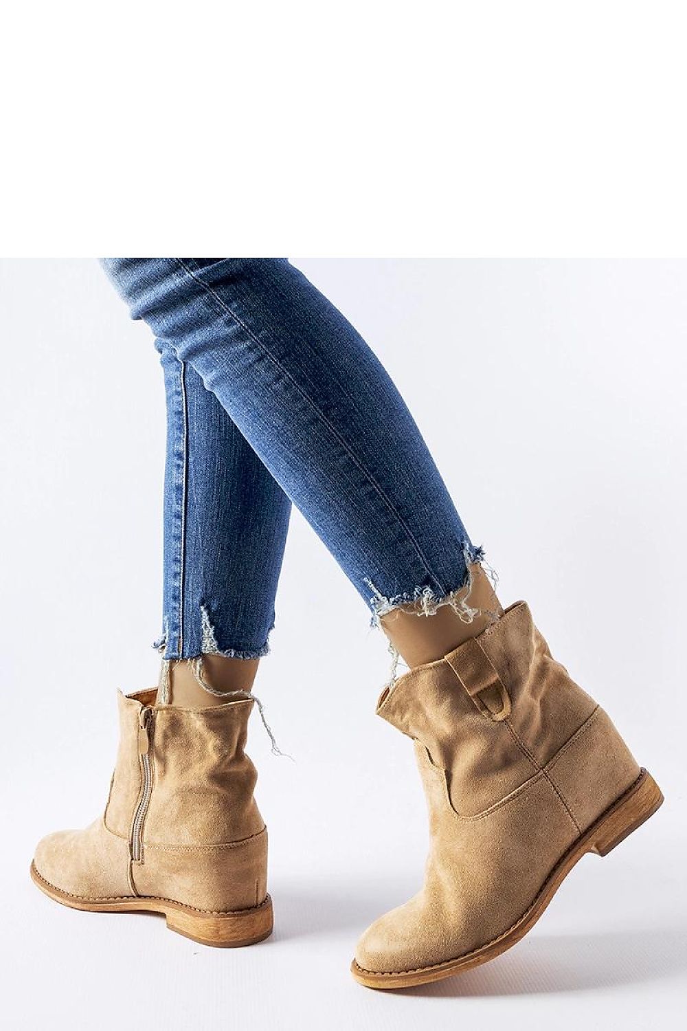  Buskin boots model 232145 Solea 