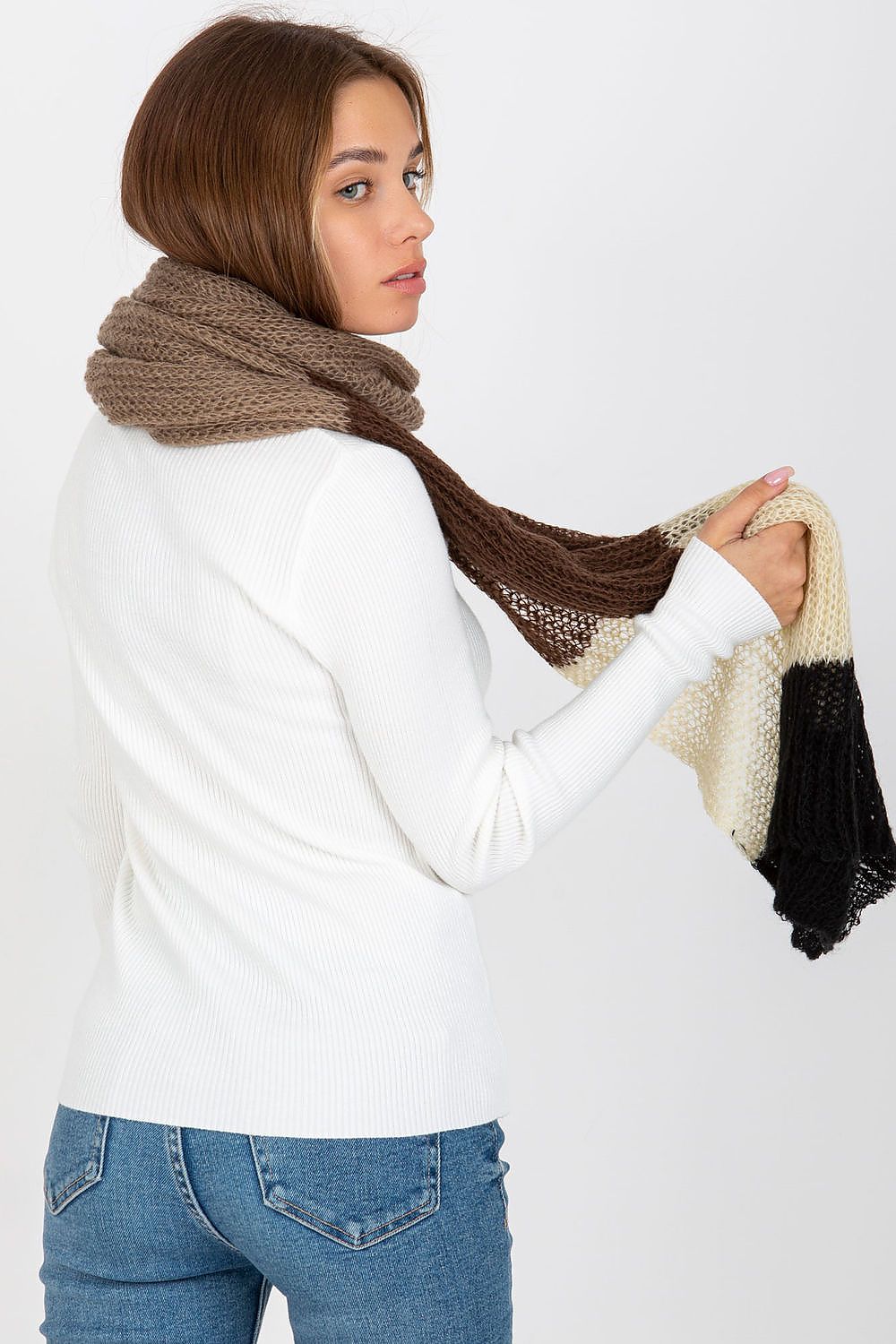  Shawl model 185902 AT 